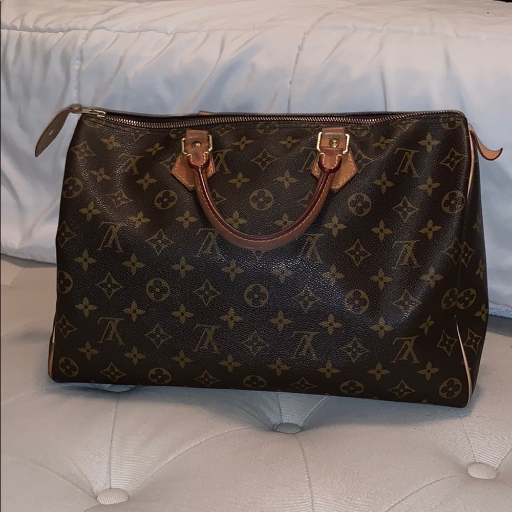 Louis Vuitton Speedy 35